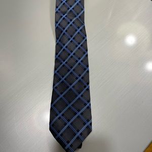 Men’s Geoffrey Beene blue and grey tie